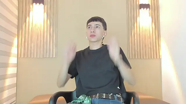 Snapshot of lian_cameron chatting on 17, 2, 2026 lian cameron online show from 17, 2, 2026