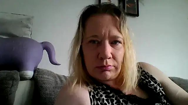 T3ufelsweib online show from 11, 3, 2026