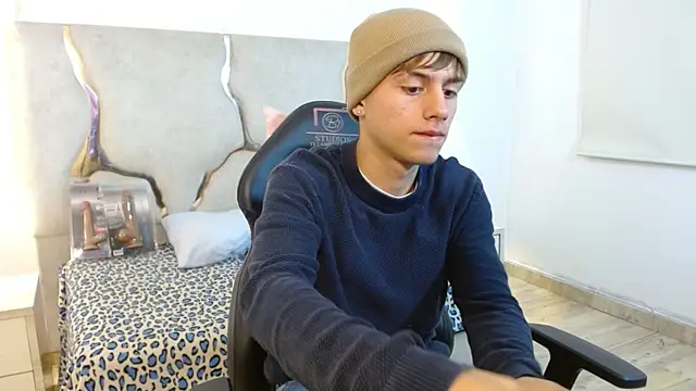 EVAN TAY online show from 9, 4, 2026