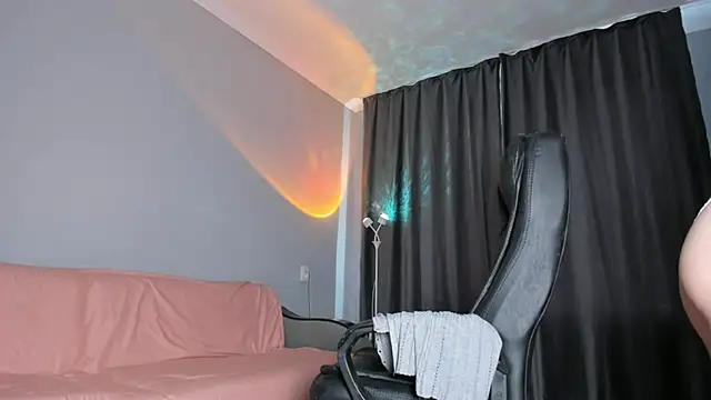 emy lovee online show from 7, 3, 2026