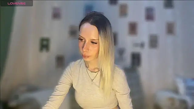 Snapshot of DellaCampbell chatting on 11, 2, 2026 DellaCampbell online show from 11, 2, 2026