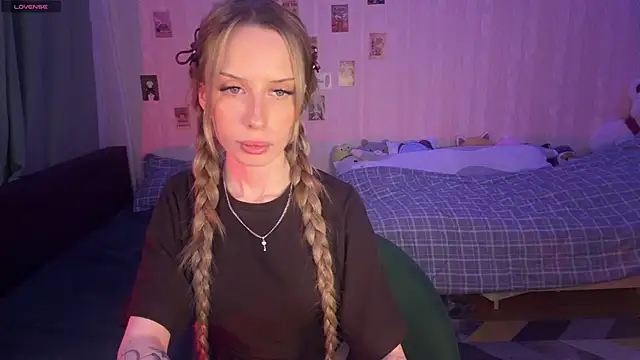 DellaCampbell online show from 27, 4, 2026