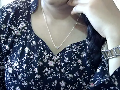 Cute Aliyaa online show from 26, 3, 2026