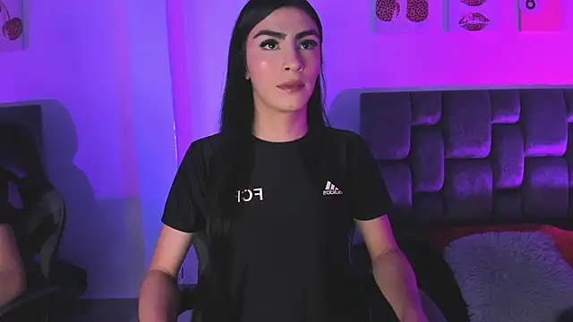 Isabella Moon9 online show from 6, 4, 2026