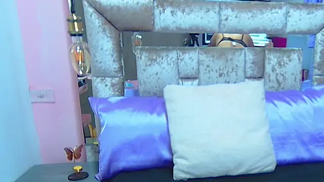 Snapshot of thyara_noa chatting on 7, 2, 2026 thyara noa online show from 7, 2, 2026