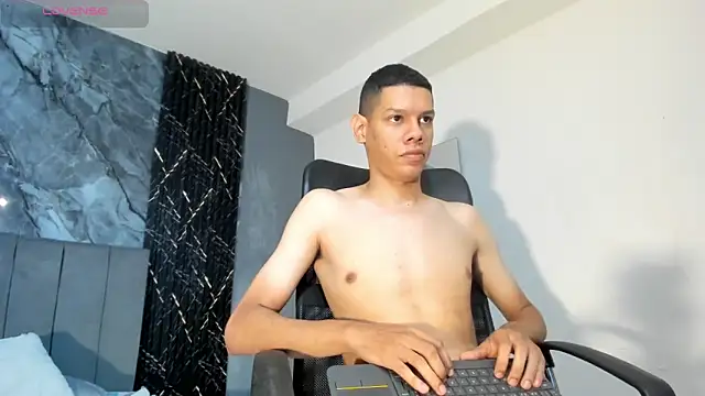 Snapshot of milo_cruz_ chatting on 14, 2, 2026 milo cruz online show from 14, 2, 2026