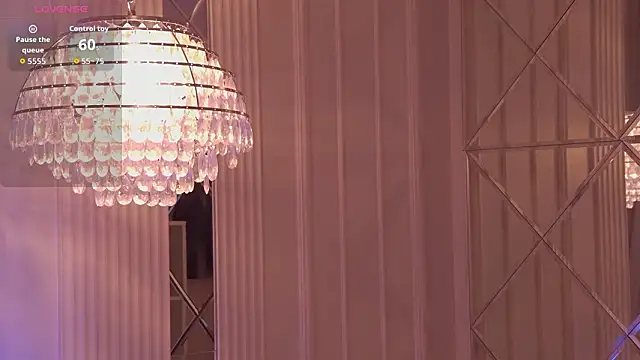 MollyHilton online show from 4, 2, 2026