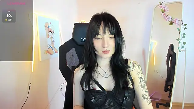 Snapshot of AliceeinWonderlanddd chatting on 17, 5, 2026 AliceeinWonderlanddd online show from 17, 5, 2026
