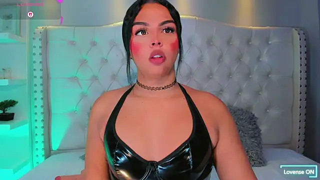 Snapshot of Maia_Hotts chatting on 23, 6, 2026 Maia Hotts online show from 23, 6, 2026