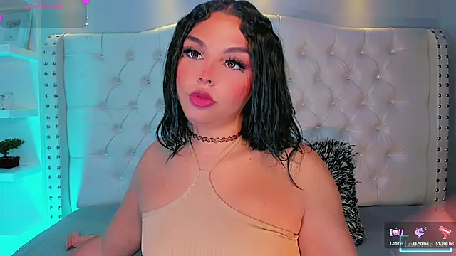 Snapshot of Maia_Hotts chatting on 27, 6, 2026 Maia Hotts online show from 27, 6, 2026