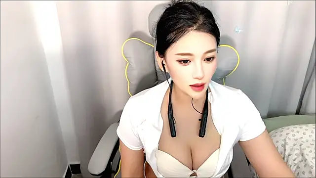 Snapshot of yayayaya520 chatting on 19, 5, 2026 yayayaya520 online show from 19, 5, 2026