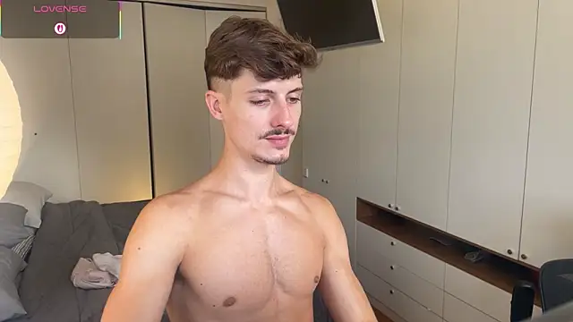 vitoraugustoxxx online show from 6, 3, 2026