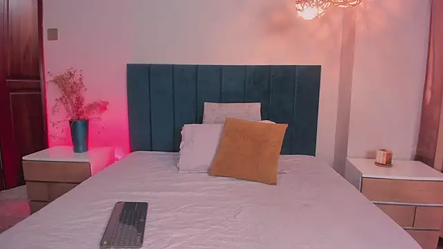 AnnaBroooks online show from 14, 3, 2026