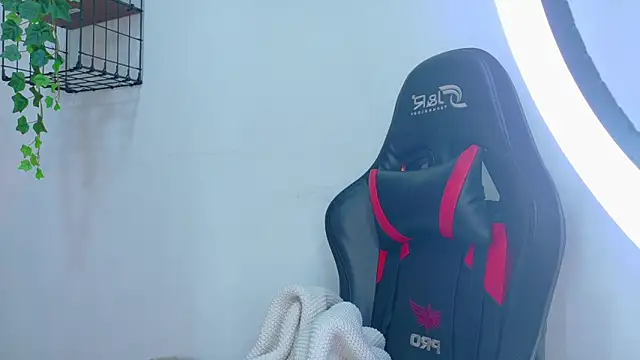 AnnieRouse   online show from 5, 2, 2026