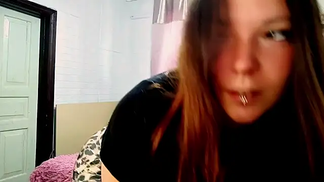 Snapshot of NotYourDoll chatting on 19, 5, 2026 NotYourDoll online show from 19, 5, 2026