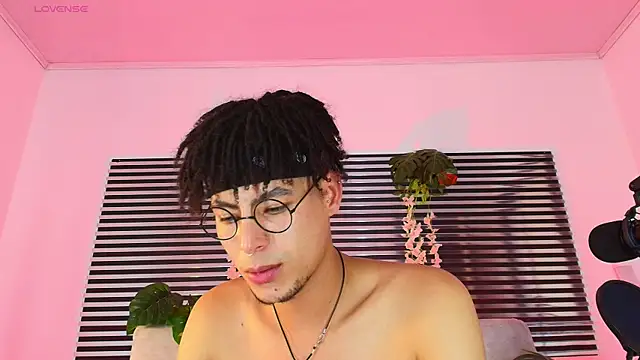 Snapshot of ThiiagoSaeenz chatting on 6, 6, 2026 ThiiagoSaeenz online show from 6, 6, 2026