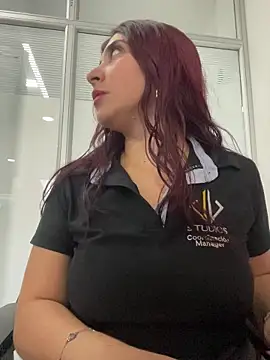 Nahomy Benett online show from 1, 3, 2026