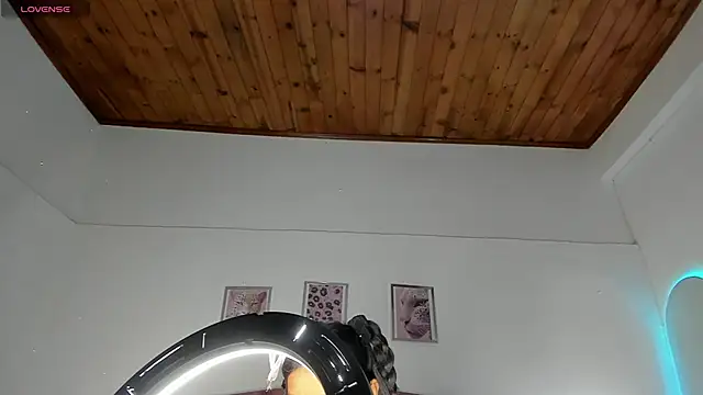 luna velveth online show from 16, 4, 2026