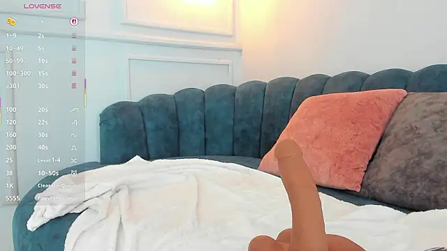 Lia Velez  online show from 3, 2, 2026