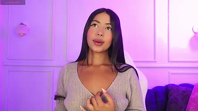 Lia Velez  online show from 16, 4, 2026