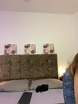 Annie bonnie  online show from 29, 3, 2026