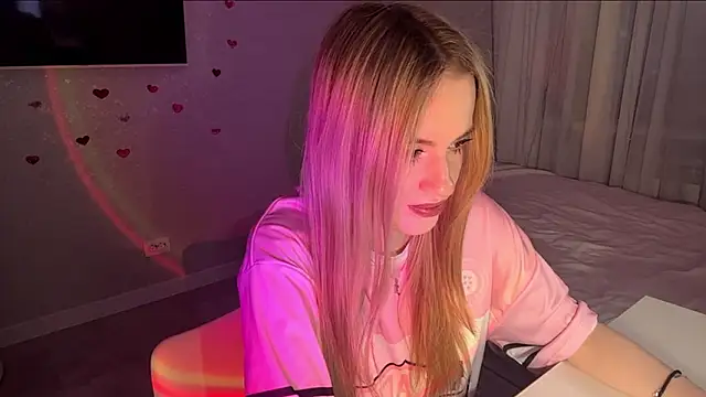 Between Eeys online show from 25, 2, 2026