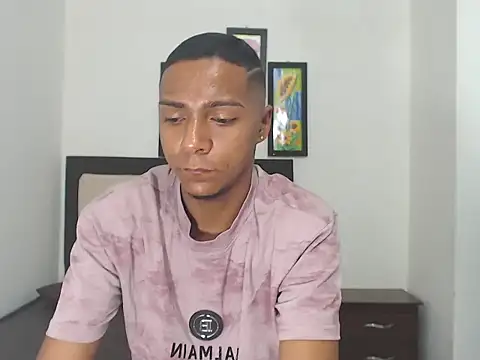 Snapshot of hotboyluxe chatting on 15, 2, 2026 hotboyluxe online show from 15, 2, 2026