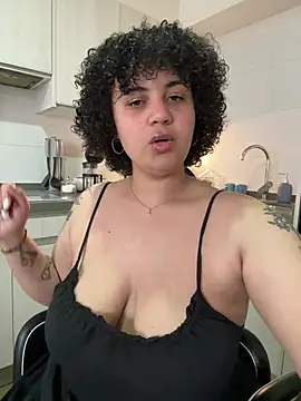 Snapshot of BabyChanntal chatting on 9, 7, 2026 BabyChanntal online show from 9, 7, 2026