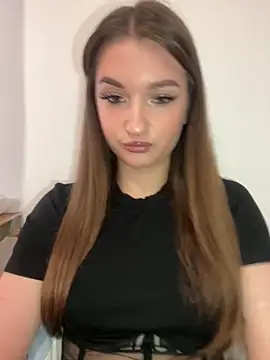 Green eyes lady online show from 10, 3, 2026