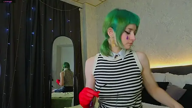 Scarle Whisper online show from 2, 4, 2026