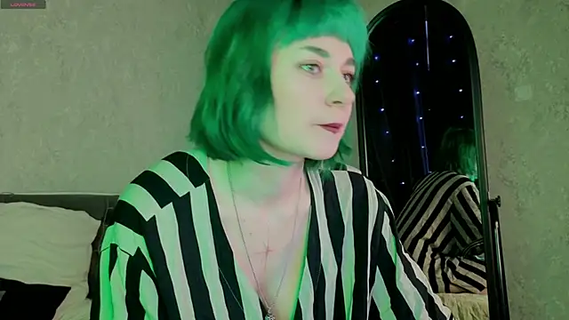 Scarle Whisper online show from 19, 5, 2026