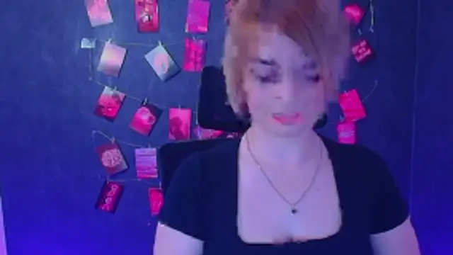 CuttieEmma online show from 18, 4, 2026