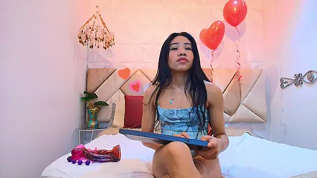 Snapshot of Lara_pons chatting on 12, 2, 2026 Lara pons online show from 12, 2, 2026