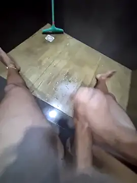 LucasSouza74185 online show from 8, 4, 2026