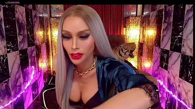 SeductiveSamanthaTS online show from 14, 5, 2026