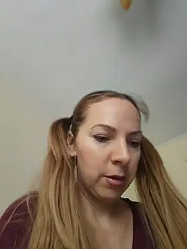 sexyrubyta online show from 17, 5, 2026