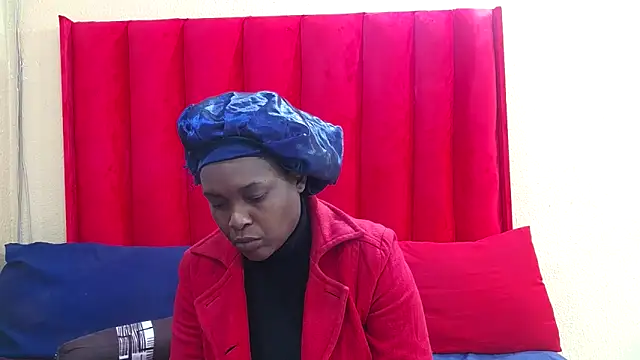 Snapshot of Lavendaxxx chatting on 1, 5, 2026 Lavendaxxx online show from 1, 5, 2026