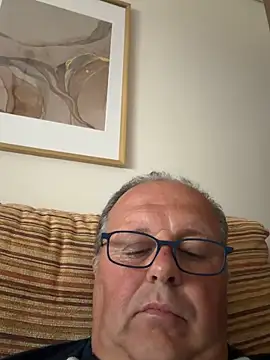 Snapshot of YachtCaptain10 chatting on 8, 5, 2026 YachtCaptain10 online show from 8, 5, 2026