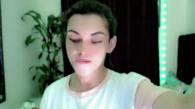 NathalialLooes online show from 19, 7, 2026