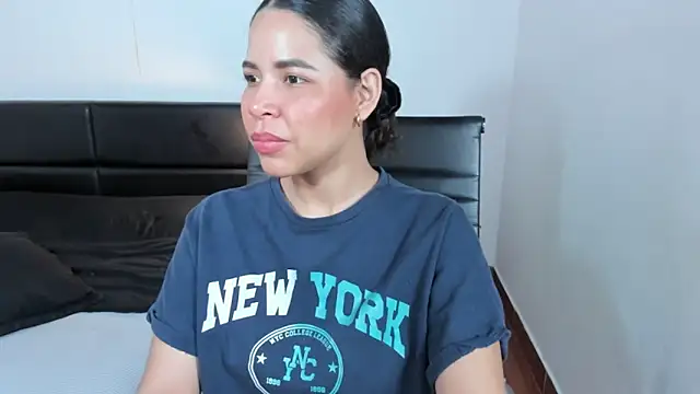 AshlyViper online show from 6, 2, 2026