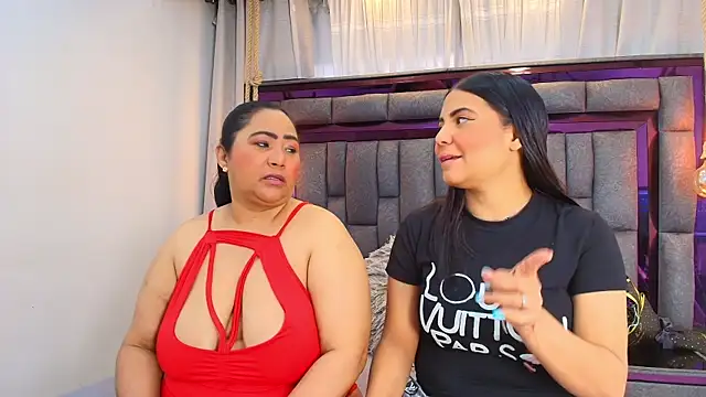 Snapshot of Karina_Mendoza chatting on 19, 4, 2026 Karina Mendoza online show from 19, 4, 2026