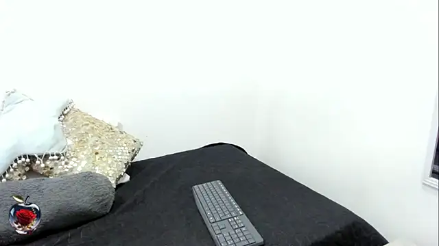 KimberlyVelez  online show from 17, 2, 2026