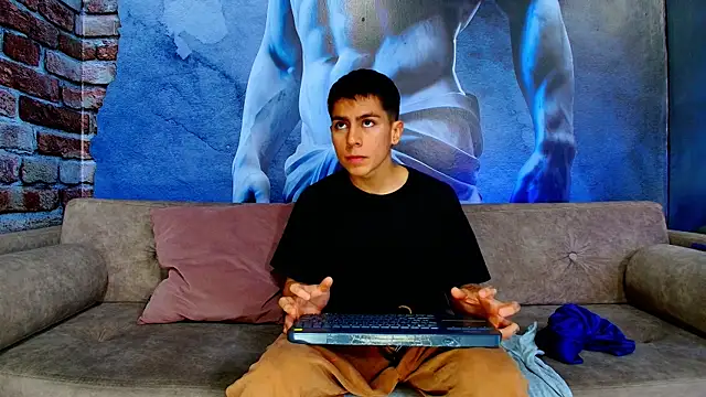 Snapshot of Aron_pulse chatting on 18, 2, 2026 Aron pulse online show from 18, 2, 2026