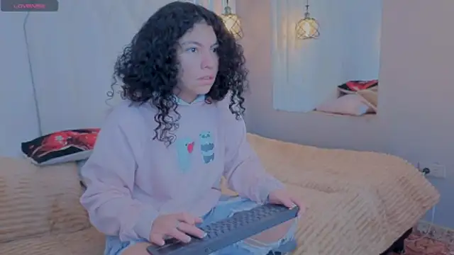 Zoe-yanin online show from 17, 4, 2026