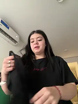 Snapshot of lolaaculaa chatting on 28, 4, 2026 lolaaculaa online show from 28, 4, 2026