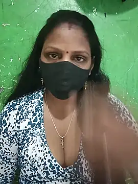 Snapshot of Parul-009 chatting on 16, 7, 2026 Parul-009 online show from 16, 7, 2026