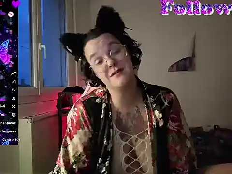 Snapshot of lunatigre4 chatting on 22, 4, 2026 lunatigre4 online show from 22, 4, 2026