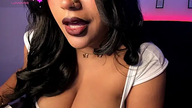 Snapshot of Kamala_Khan_Tx chatting on 29, 7, 2026 Kamala Khan Tx online show from 29, 7, 2026