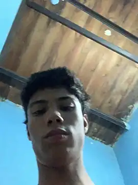 Snapshot of Adan21_cm chatting on 27, 5, 2026 Adan21 cm online show from 27, 5, 2026