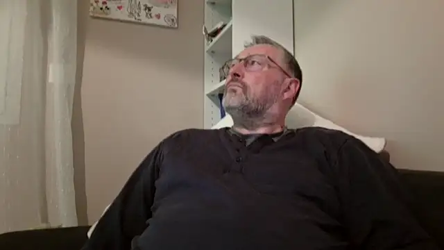 doudou310 online show from 15, 4, 2026